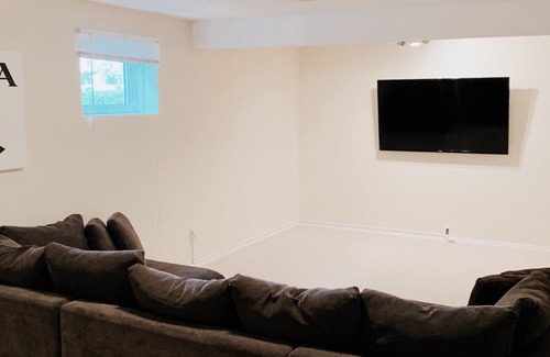 Central Okanagan House | Cheerful Family Home, Amazing Yard and Location!