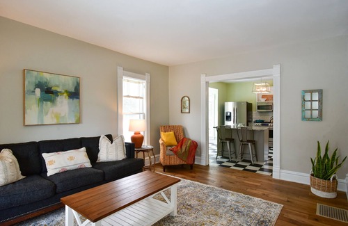 Fennville Other | Cheerful Farmhouse near Saugatuck & Wineries