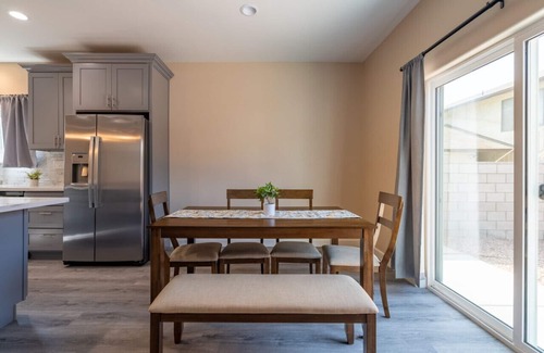 Bonita House | Cheerful Home - 3bdrm 2.5 bath. 2 King Beds!