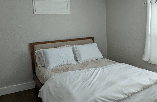 Diplomat House | Cheerful Home in North Fort Myers, fl for business ready travelers