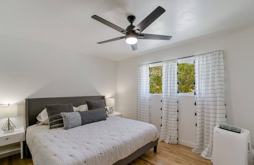 Redding House | Cheerful Mid-Century Modern 3b/2ba