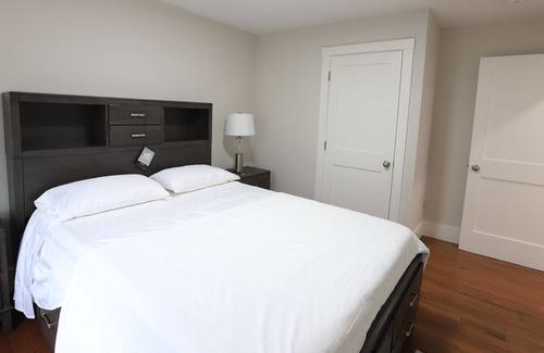 Medford House | Cheerful New Townhouse
