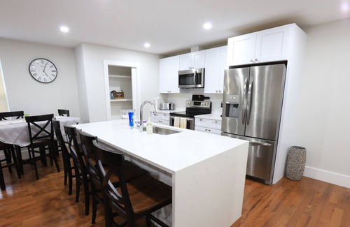 Medford House | Cheerful New Townhouse