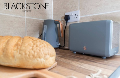 Darlington House | Cheerful one-bedroom house, with on-site parking by Blackstone