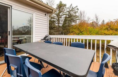 Albrightsville House | Cheerful Pocono home away from home