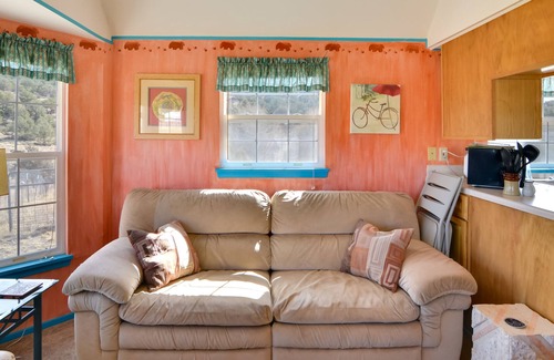 Salida Cottage | Cheerful Salida Cottage: Deck, Farm, Mountain View