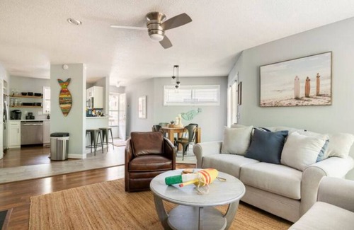 Colington Condo | Cheerful Sound Side Condo