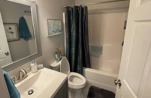 Milan House | Cheery 2 bedroom home with lovely decor