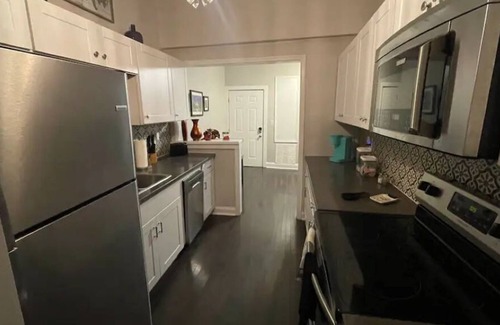 Milan House | Cheery 2 bedroom home with lovely decor