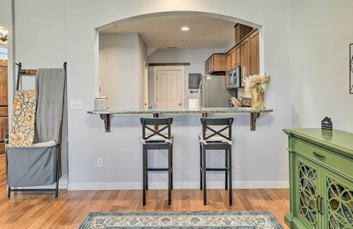 Vancouver House | Cheery Townhome ~ 18 Mi to Dtwn Portland!