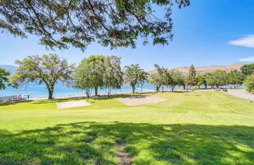 Chelan Apartment | Chelan Home: Views, Pool, Hot Tub, & Beach Access