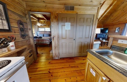 Townsend Cabin | Chelle's Sanctuary: Pet Friendly, Free Attraction Tickets, Hot Tub, Fire Pit, & Great Views