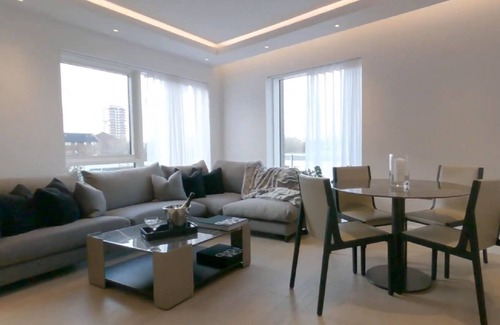 Sands End Apartment | Chelsea Harbour 2-Bed Apartment in London