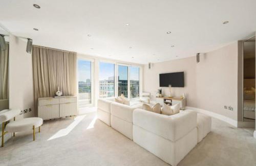 Sands End Apartment | Chelsea Harbour Two En-Suite Bed Apartment