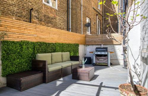 Redcliffe Apartment | Chelsea Hideaway 2BR Private Patio