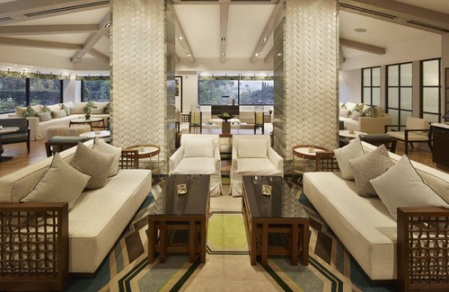 Norma Triangle Hotel | Chelsea Suite at The London West Hollywood with Rooftop Pool Near Rodeo Drive