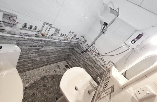 Seeduwa - Katunayake House | Chen Villa - Deluxe double room near to Airport and Negombo.