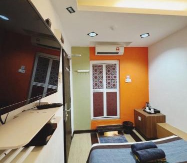 Kampung Cherong Baru Hotel | Chendering Inn