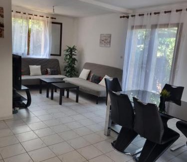 Villeneuve-les-Maguelone House | Cherifa