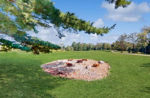 Benton Harbor House | Cherry Knoll