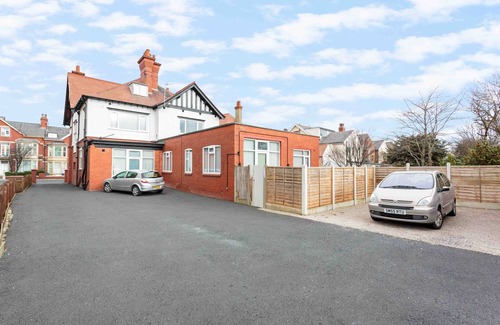 Blackpool Apartment | Cherry Property - Blueberry Suite