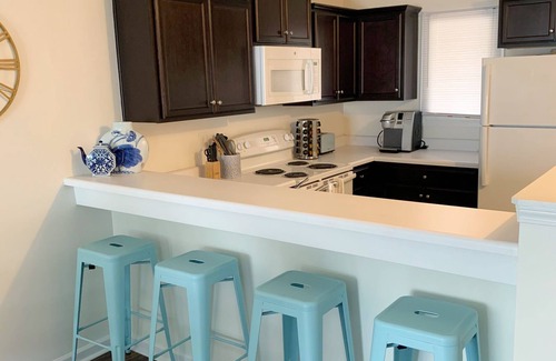 Rock Hill Condo | Cherry Road near I-77 + more!