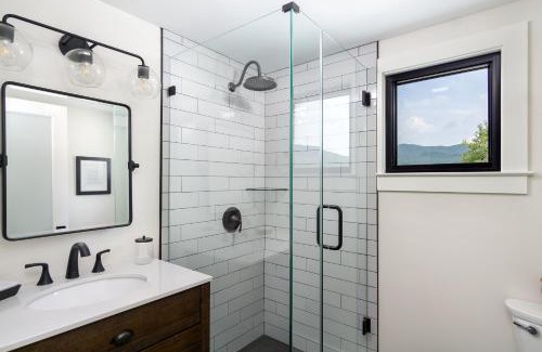 Black Mountain Apartment | Cherry Street Loft (B) Pet-Friendly & In the Heart of Downtown Black Mtn!