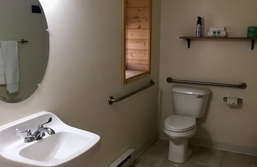 Bethlehem Resort | Cherry Suite: Cozy Mountain Resort Suite