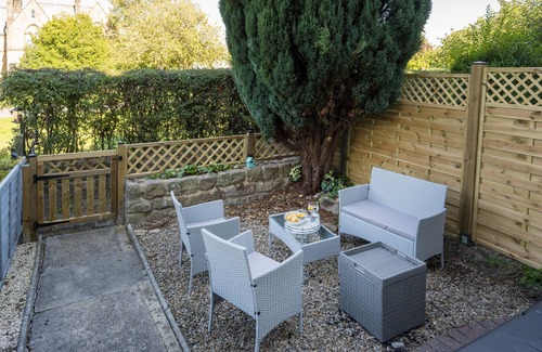 Harrogate House | Cherry Tree Villa, Cosy, Luxury Home, Woodburner