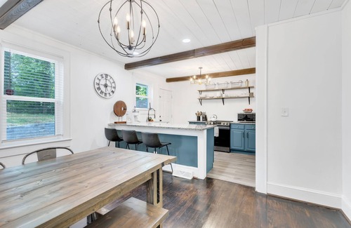 Sans Souci House | Cherrydale 2BR/2Ba Minutes to City & Nature