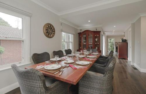 Exeter House | Cherrywood-luxe retreat in the Southern Highlands