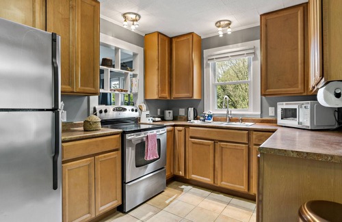 Woodfin House | {Cheryl's Blackstone Retreat} A quiet place with ultimate convenience to explore