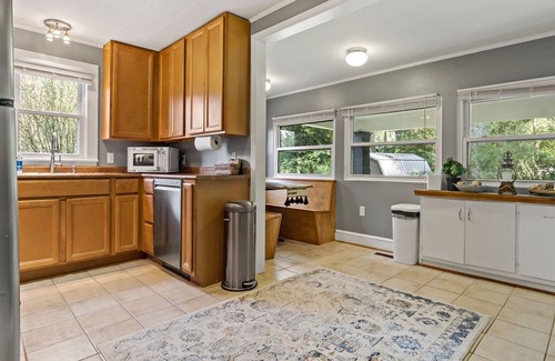 Woodfin House | {Cheryl's Blackstone Retreat} A quiet place with ultimate convenience to explore