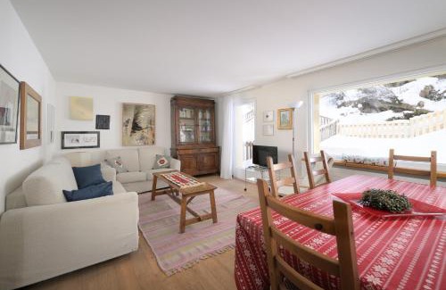 La Punt-Chamues-ch Apartment | Chesa Gulas - La Punt-Chamues-ch