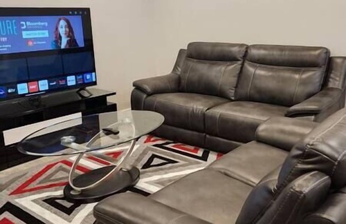 Winnipeg Apartment | Chesskings Suites - 2 Bedroom Lariviere Street