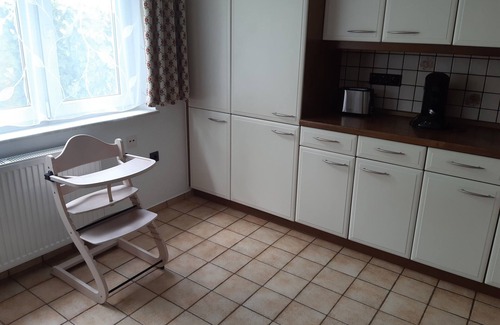Zirndorf Apartment | Chestnut apartment (90sqm) with beautiful garden