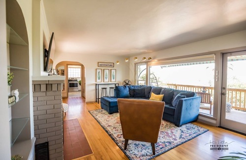Redding House | Chestnut Hill - a Downtown Charmer