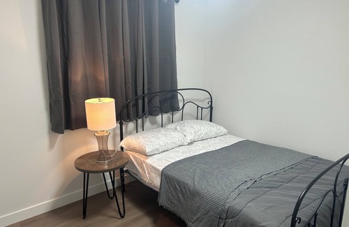 Southeast Calgary Bed & Breakfast | Chetiks Cozy Basement Suite in SE Calgary