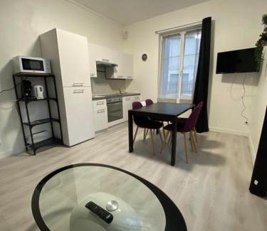 Azay-le-Rideau Apartment | Chez Benjamin - Face au château d'Azay-le-Rideau