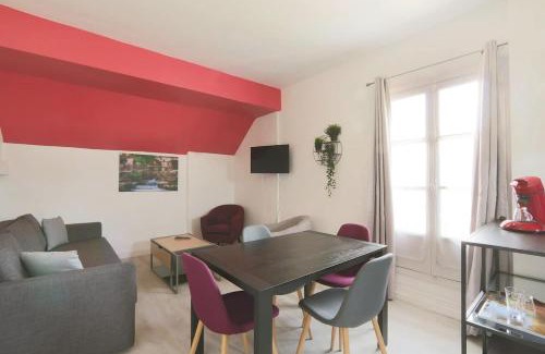 Azay-le-Rideau Apartment | Chez Benjamin - Face au château d'Azay-le-Rideau