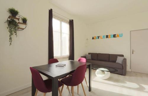 Azay-le-Rideau Apartment | Chez Benjamin - Face au château d'Azay-le-Rideau