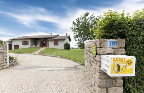 Montrevel-en-Bresse House | Chez Christiane et François