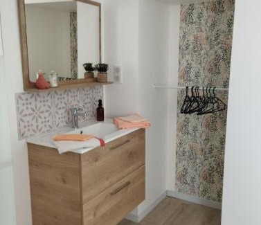 Saint-Pierre-Montlimart Apartment | Chez Coralie et Jean