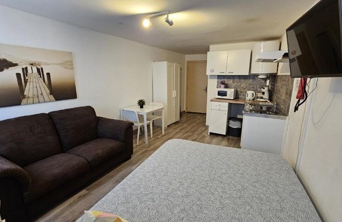 Ilot Sacre Apartment | Chez Esmara Et Philippe Fourche