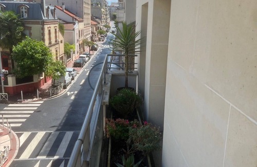 Montrouge Apartment | Chez Lili et David, just outside Paris