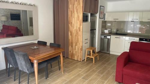 Monein House | Chez Luje
