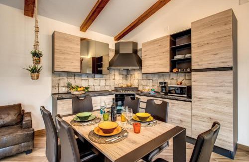 Priora House | CHEZ MARIE' - modern apartment in countryside