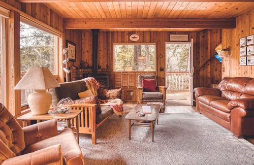 Cloverdale House | Chez Nous Chalet