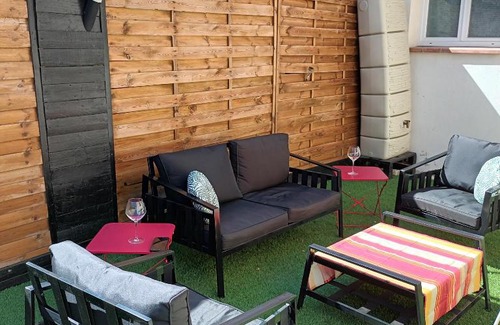 Le Rove Bed & Breakfast | Chez Nous