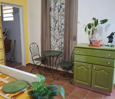 Duzer House | Chez pierre